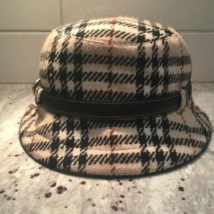 Burberry Plaid Chic and Stylish Wool Belted Black